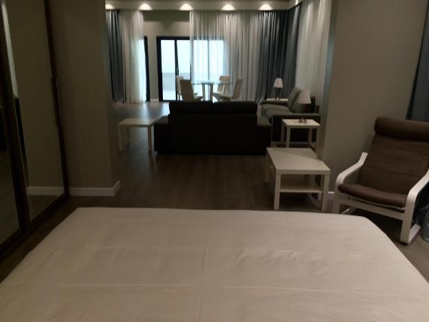 loren suites corniche