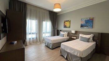 loren suites corniche
