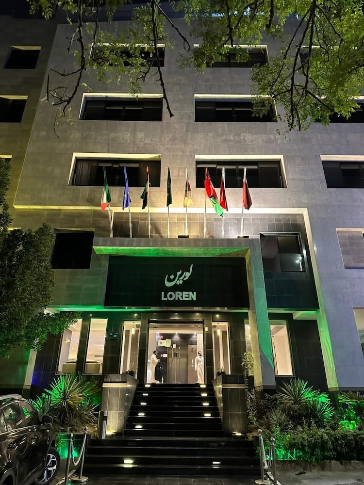 loren suites corniche