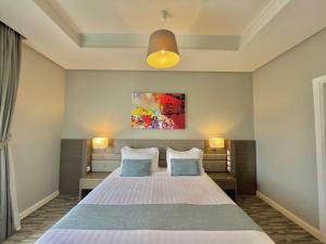 loren suites corniche