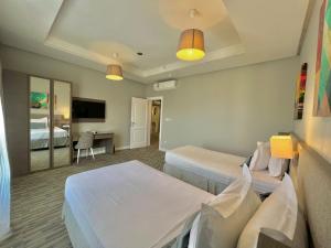 loren suites corniche