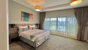 loren suites corniche