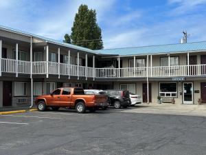 the royal victorian motel