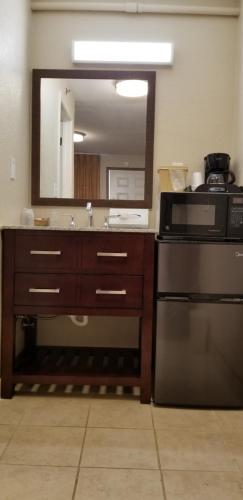 the royal victorian motel