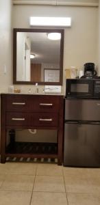 the royal victorian motel