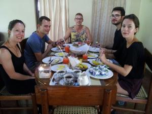 mamas villa by taprobane hostel