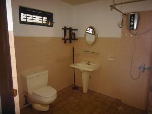 mamas villa by taprobane hostel