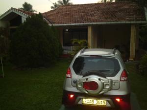 mamas villa by taprobane hostel