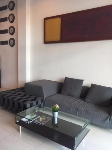 aura residence