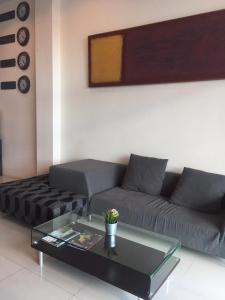aura residence