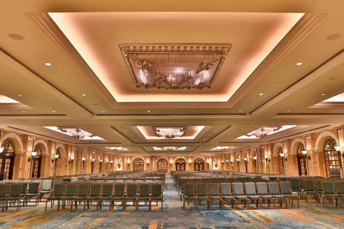 intercontinental phoenicia beirut by ihg