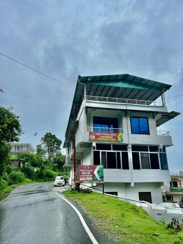 Green Valley,,3 star