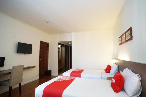 adika hotel bahtera