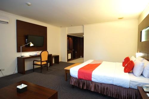 adika hotel bahtera