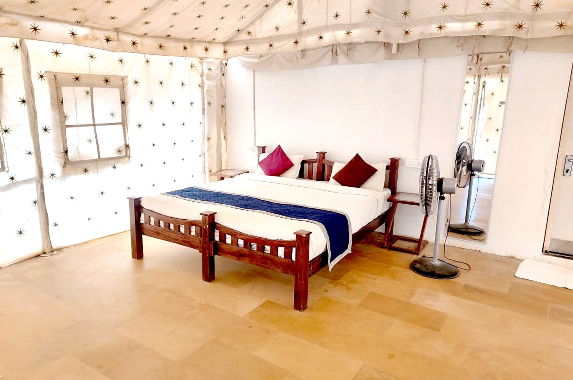 sheesh mahal desert camp