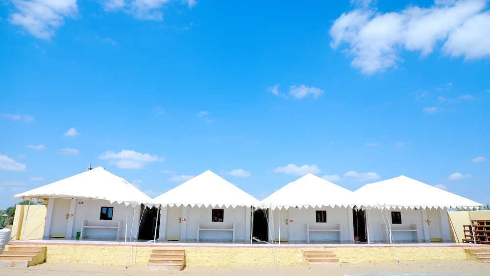 sheesh mahal desert camp