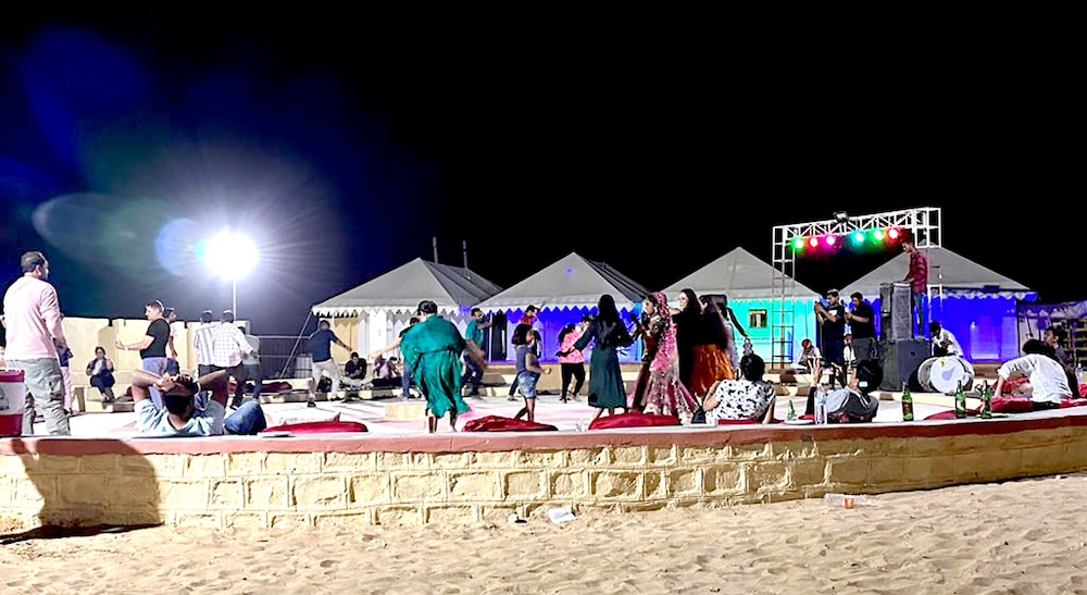 sheesh mahal desert camp