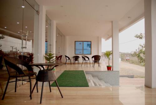 the bodhgaya hotel school