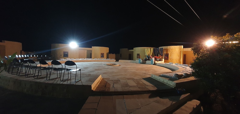 sandside desert resort