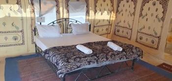 sandside desert resort