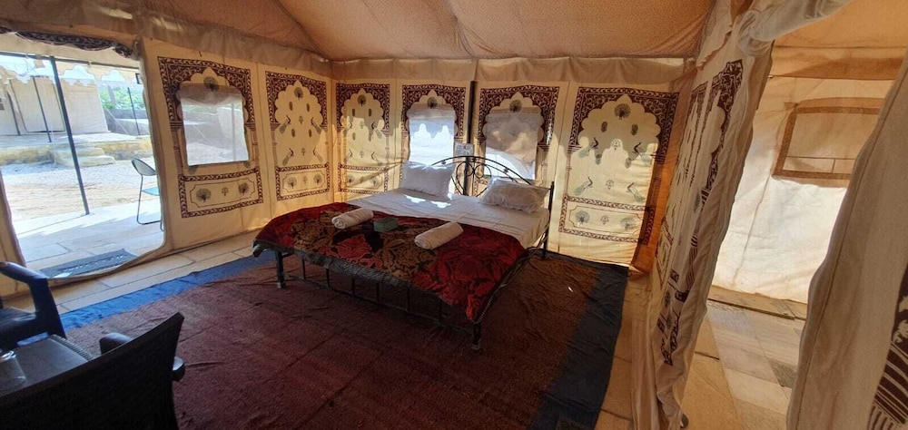 sandside desert resort