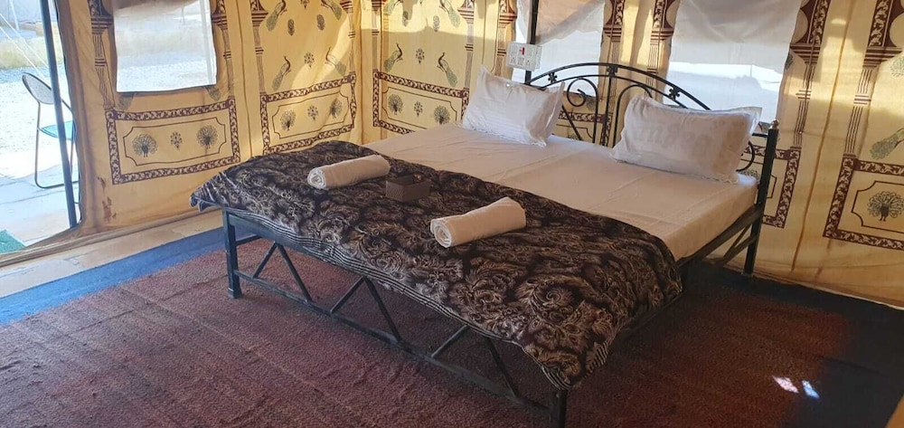 sandside desert resort