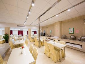 vienna international hotel shanghai pudong airport south store
