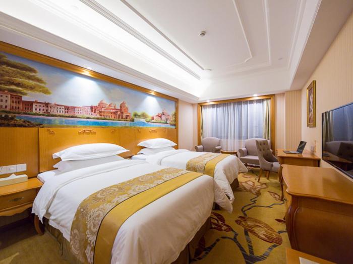 vienna international hotel shanghai pudong airport south store