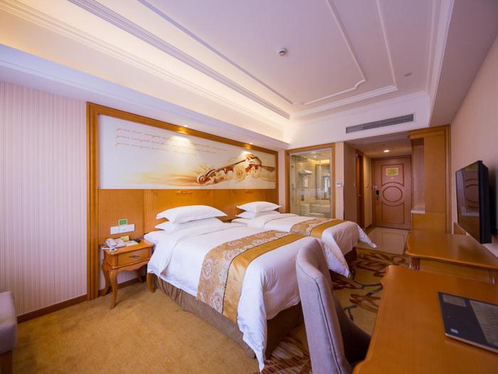 vienna international hotel shanghai pudong airport south store