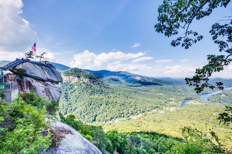 columbus inn and suites