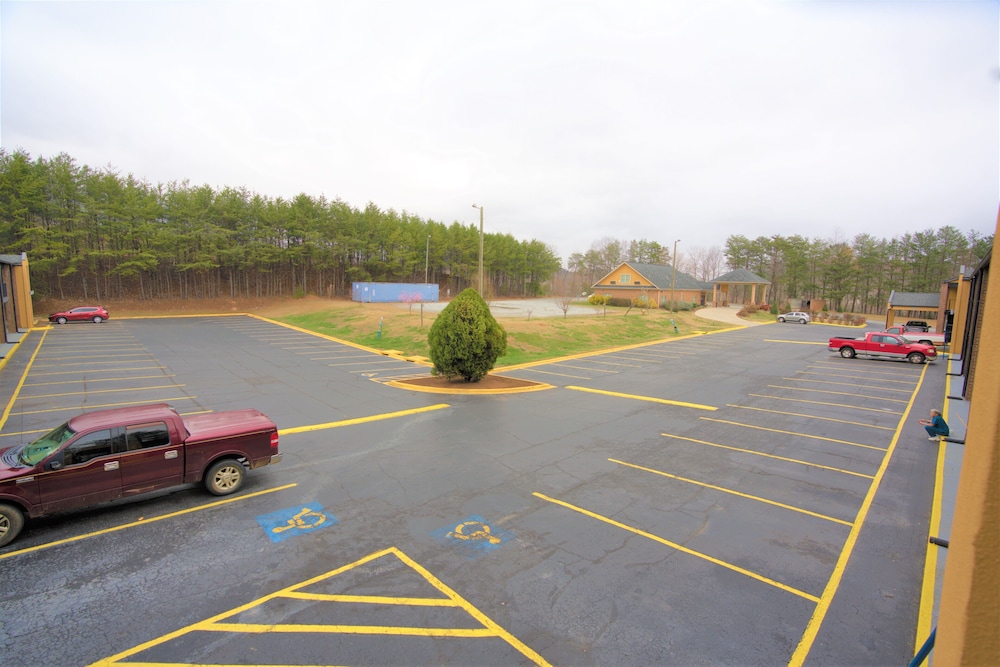 columbus inn and suites