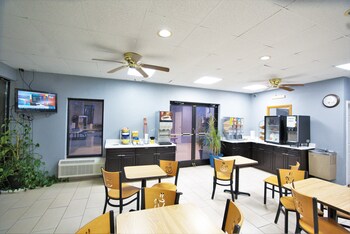 columbus inn and suites