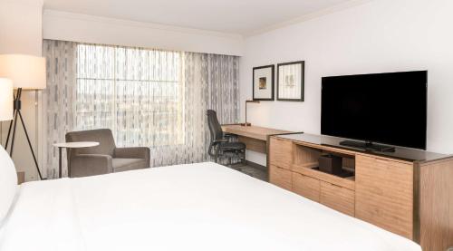 hilton columbus polaris