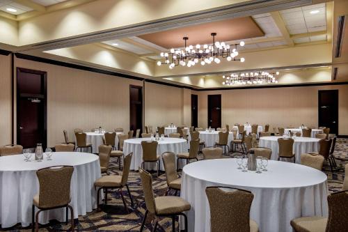 hilton columbus polaris