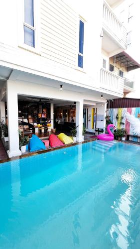 the place hostel and pool bar