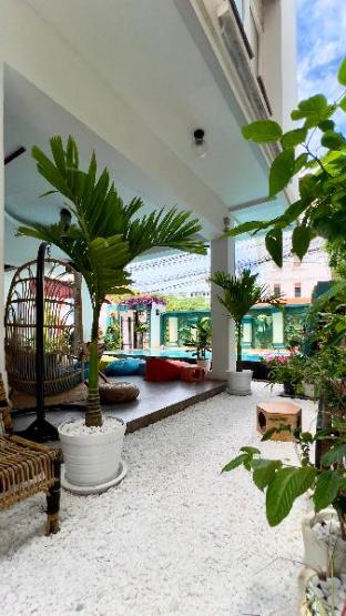 the place hostel and pool bar