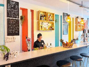 the place hostel and pool bar