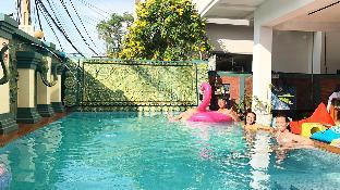 the place hostel and pool bar