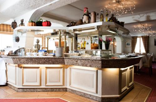 hotel kreuz and post