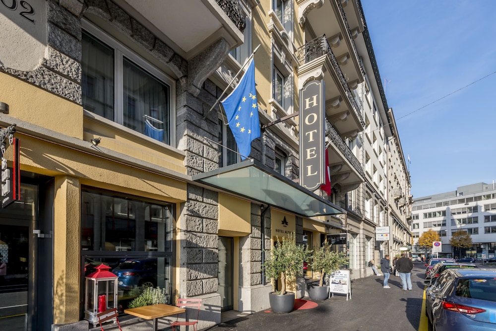 hotel alpina