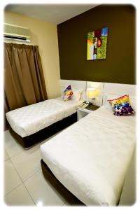 mornington hotel waterfront lumut