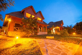 Buffalo Safari Lodge,Kasese>>Bushenyi,3 star