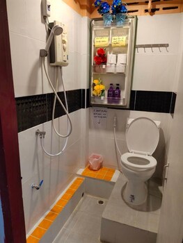 adchara mansion hostel