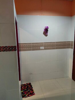 adchara mansion hostel