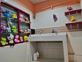 adchara mansion hostel