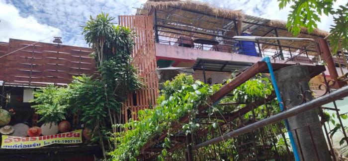 adchara mansion hostel