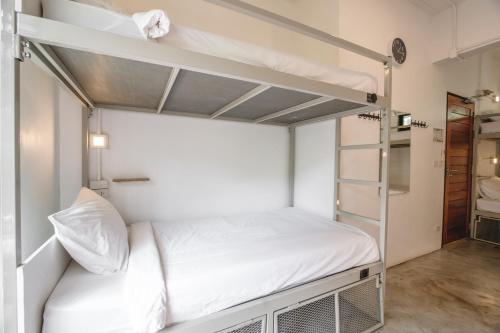 the dearly koh tao hostel