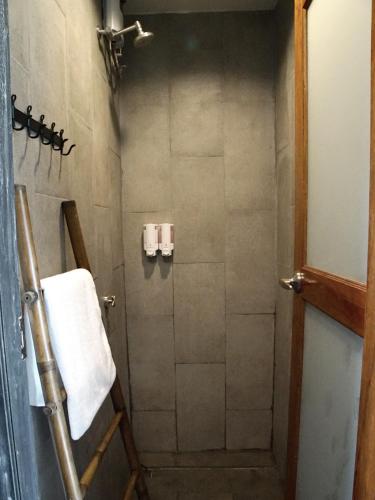 the dearly koh tao hostel