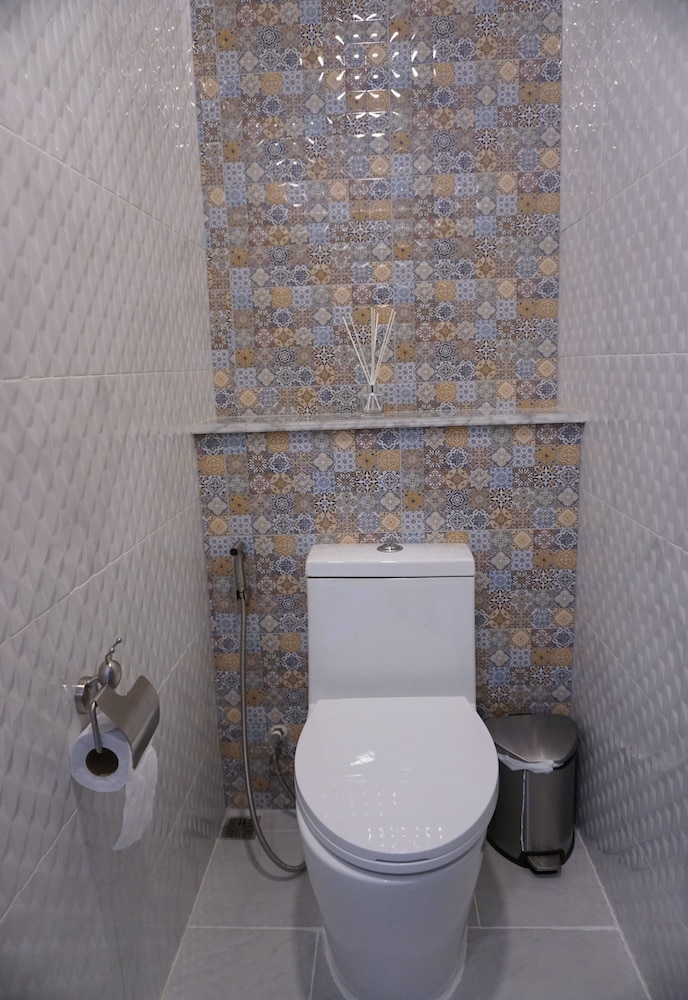 mariya lady hostel at suvarnabhumi airport female only