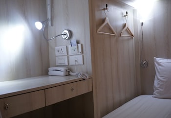 mariya lady hostel at suvarnabhumi airport female only